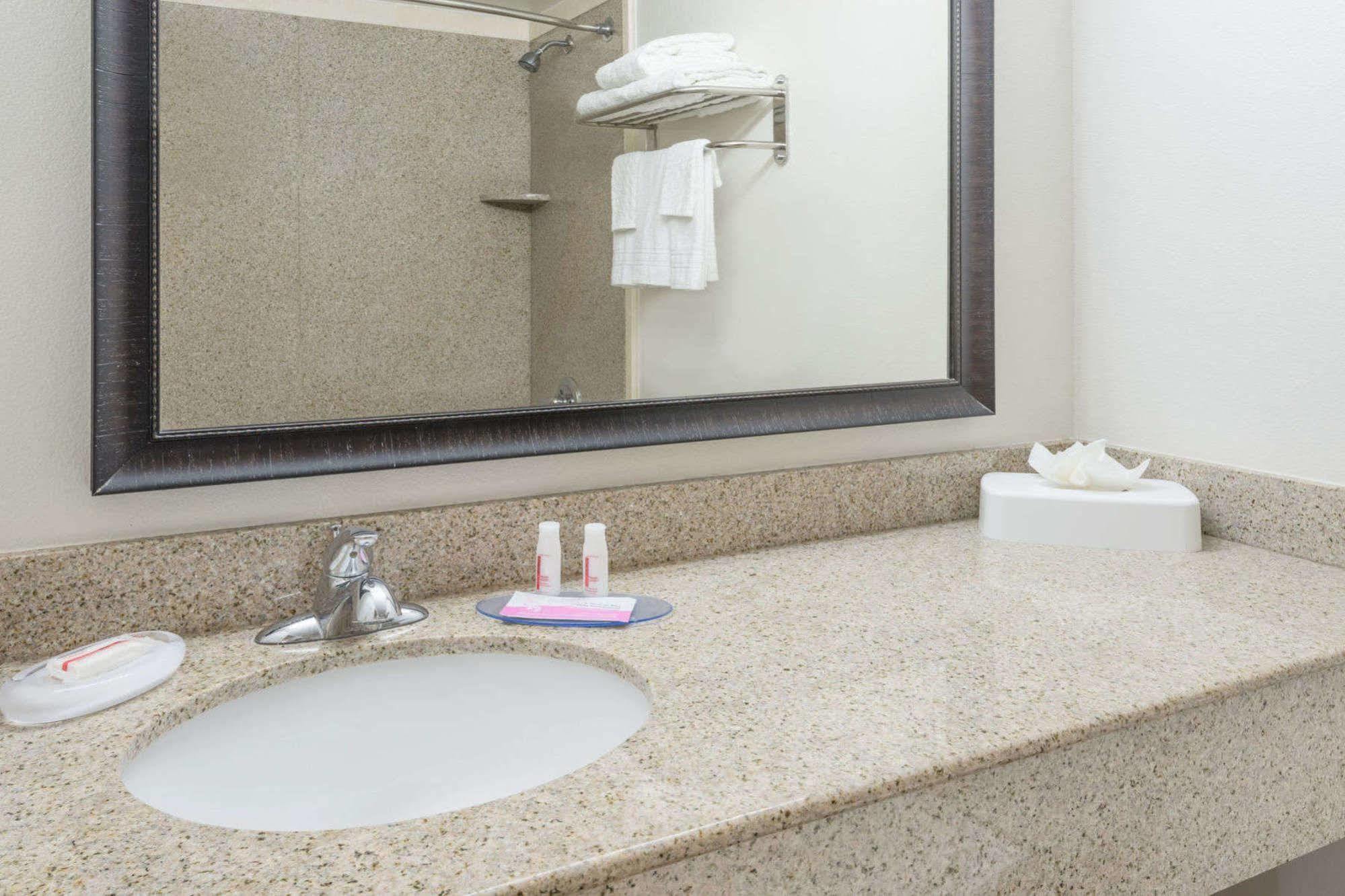Extended Stay America Suites - Tulsa - Central מראה חיצוני תמונה